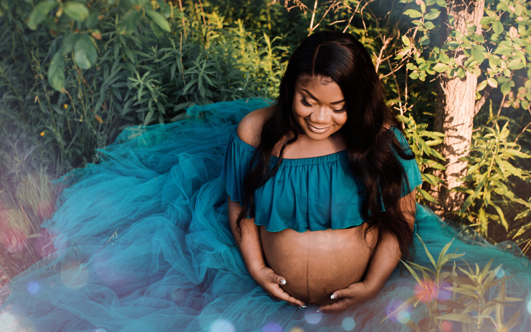 Minneapolis MN Maternity Photographer | How to Choose Your Maternity Photoshoot Gown