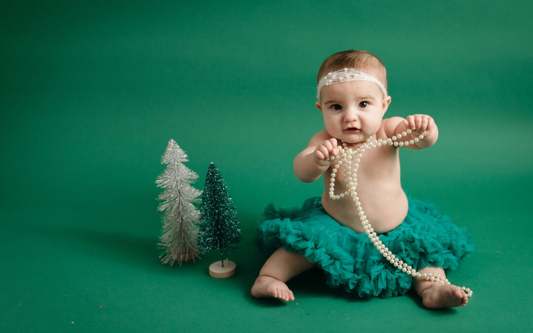 Nontraditional Colors for Sitter Sessions | Lillian on Evergreen
